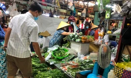 Vì sao nhiều chợ truyền thống ở TPHCM chưa sẵn sàng mở cửa trở lại?