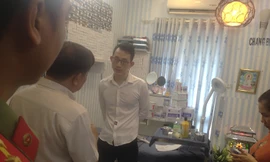 Đoàn kiểm tra liên ngành của Sở Y tế TPHCM đột nhập cơ sở làm đẹp chui