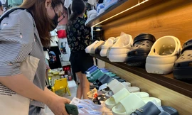 Quản lý thị trường: Kinh doanh hàng nhái 'siêu lợi nhuận'