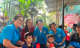 Rưng rưng đón Tết nơi xóm trọ nghèo ở TPHCM 