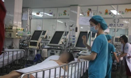 Khối u to bằng quả dừa trong ngực bé trai 12 tuổi