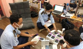 Thu giữ lô điện thoại iPhone14 không hóa đơn trị giá 1,6 tỷ đồng