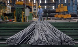 Cổ phiếu ngành thép nhiều khó khăn trong năm 2018, khiến nhiều nhà đầu tư lo lắng 