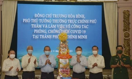 Phó thủ tướng Trương Hòa Bình thăm và làm việc với Ban Chỉ đạo phòng, chống dịch COVID-19 TPHCM (ảnh: H.K)