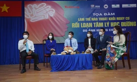 'Em stress, khủng hoảng nhưng cha mẹ không lắng nghe'