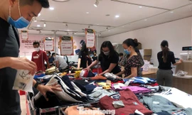 Khuyến mãi khi tái kinh doanh, trung tâm thương mại vẫn 'ế' chỏng chơ