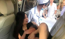 Sản phụ vừa "đẻ rơi" con trên taxi sáng ngày 11/1