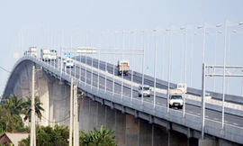 TPHCM thử nghiệm cảm biến đo độ rung cầu đường