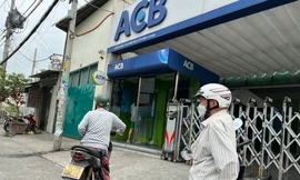 Tưởng cây ATM quá tải ngày Tết hóa ra ế chỏng chơ 