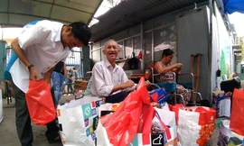 Ấm lòng phiên chợ 0 đồng cho bệnh nhân