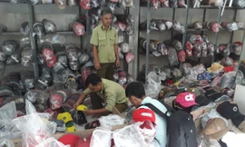 QLTT TPHCM đang kiểm tra hàng ngàn mũ giả, nhái thương hiệu của cơ sở Kiên Nga