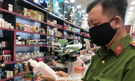 Cơ quan chức năng kiểm tra chuỗi cửa hàng mỹ phẩm lớn tại TPHCM