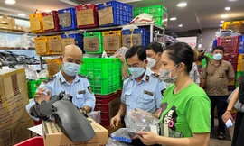 'Đột kích' chợ phụ tùng xe máy lớn nhất miền Nam