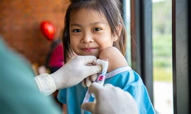 Cần tiêm phòng đầy đủ và đúng lịch để phòng VNNB và VMNMC