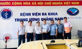 Công ty CP GONSA trao tặng thuốc cho Bệnh viện Đa khoa Trung Ương Quảng Nam