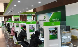 Vietcombank là 1 trong 4 ngân hàng bị yêu cầu báo cáo việc tăng phí ATM