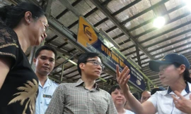 Phó Thủ tướng thị sát chợ đầu mối lớn nhất TPHCM lúc rạng sáng