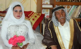 Cô gái 22 tuổi lấy cụ ông 92