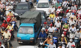 'Tăng phí trước bạ ôtô không thể giảm ùn tắc'