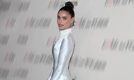 'Thiên thần Victoria's Secret' khiến netizen 'đứng hình' khi diện váy của NTK Công Trí