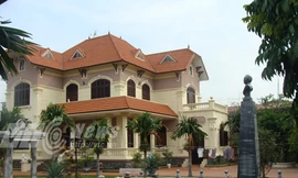 Nỗi buồn của đại gia đất Cảng bị 'xiết'… mộ triệu đô