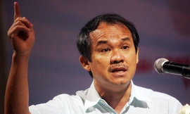 Bầu Đức 'đấu khẩu' gay gắt với bầu Đệ