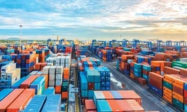 Theo Bộ Công Thương, các doanh nghiệp vận tải phải chia sẻ khó khăn về giá, phí vận chuyển