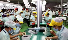 Doanh nghiệp hỗ trợ lo gánh nặng chi phí tăng lương tối thiểu vùng