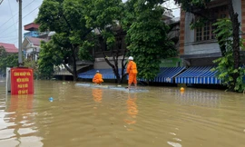 Mất điện tại 6 tỉnh miền Bắc đang ngập lụt 