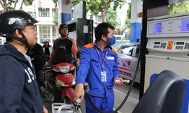 Với mức tăng tăng 592 đồng, xăng E5 RON 92 có giá bán lẻ mới tối đa lên tới 18.932 đồng/lít