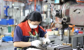 Bộ Công Thương sẽ có nhiều giải pháp để hỗ trợ doanh nghiệp thúc đẩy sản xuất, tham gia chuỗi sản xuất của các doanh nghiệp FDI. Ảnh: Như Ý 