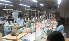Các doanh nghiệp dệt may cho biết, có thể sản xuất hàng triệu khẩu trang/ngày để cung cấp ra thị trường trrong ít ngày tới