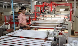 Làm mới thương hiệu 'vang bóng một thời'