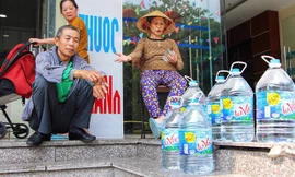 Quản lý thị trường vào cuộc vụ nước đóng chai, đóng bình tăng giá bất hợp lý