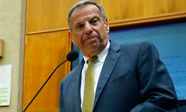 'Bắt đền' triệu đô vì gợi ý không... mặc quần lót khi làm việc