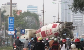 'Hung thần' nghênh ngang trên đường phố Hà Nội