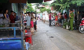 Dân van lạy kẻ sát nhân đừng đâm cô giáo