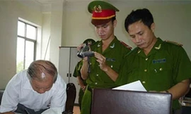 Hàng loạt sếp lớn phải vào tù sau khi đã 'hạ cánh'