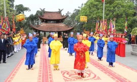 Dâng hương tưởng nhớ công lao Đức Quốc Tổ Lạc Long Quân và Tổ Mẫu Âu Cơ 