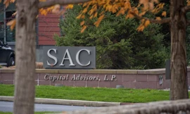 Quỹ đầu tư Wall Street nộp phạt 1,8 tỉ USD