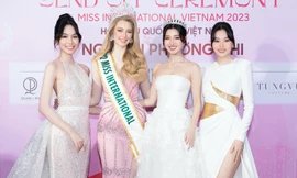 Á hậu Phương Nhi cùng dàn hậu đình đám khoe sắc bên đương kim Hoa hậu Quốc tế