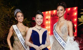 Á hậu Hoàng Oanh khoe sắc bên dàn người đẹp Hoa hậu Hoàn vũ