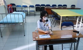 Clip: Nữ sinh viêm tủy được bố trí giường ở kỳ thi tốt nghiệp
