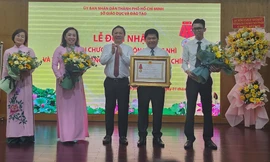 Văn phòng Sở GD&ĐT TPHCM lần đầu nhận Huân chương lao động hạng nhì
