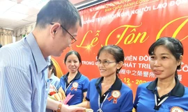 Bình Dương thưởng Tết bằng vàng cho công nhân; Giải cứu 46 cô gái bị bán làm tiếp viên karaoke, massage