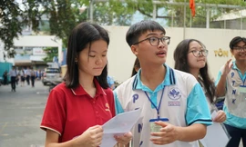 Hàng nghìn học sinh tranh suất vào trường chuyên tốp đầu TPHCM