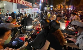 Đề xuất 3 tuyến đường sát phố đi bộ Nguyễn Huệ làm bãi giữ xe