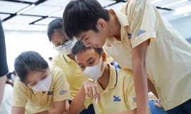 Giáo viên được trả lương, học sinh Trường Quốc tế Mỹ đi học trở lại 