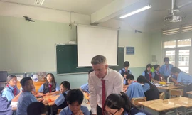 Hơn 30.000 học sinh TPHCM học Toán, Khoa học bằng tiếng Anh