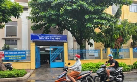 Đình chỉ công tác cô giáo cho 6 học sinh đánh bạn trước lớp ở TPHCM
